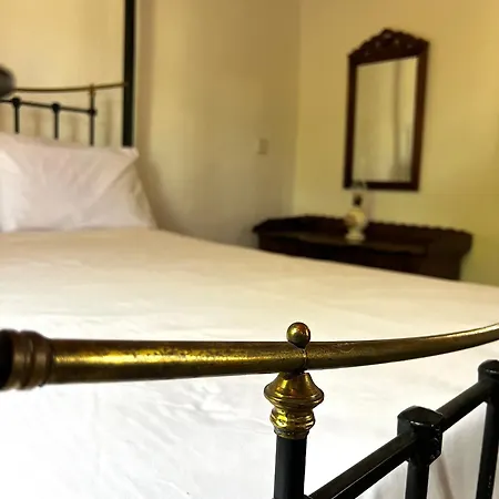 Zoe فندق مبيت وإفطار *