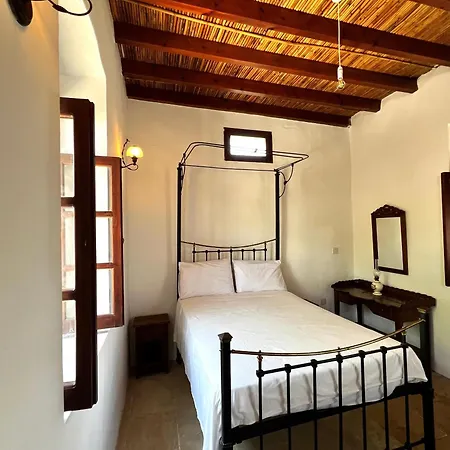 فندق مبيت وإفطار Zoe Amargeti